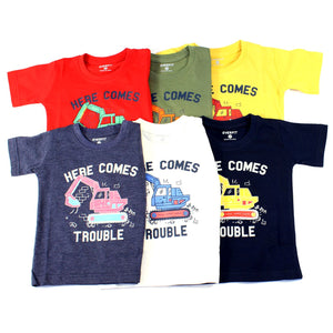Camiseta de Bebé 10189D - con Mangas Estampado Here Comes!!